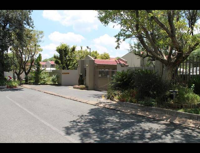2 BEDROOM TOWNHOUSE FOR SALE IN EDEN GLEN